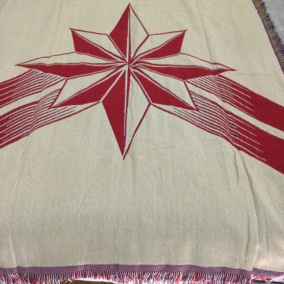 Captain Marvel Protector of The Skies Woven Tapestry Throw Blanket 48" x 60" - Picture 2 of 7